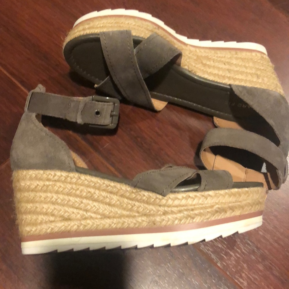 Marc Fisher green suede platform sandals